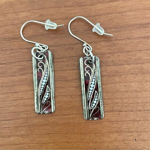Dangly earrings made of recycled metal